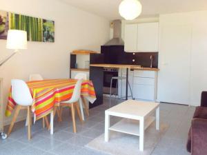 Appartements Appartement La Trinite-sur-Mer, 2 pieces, 4 personnes - FR-1-477-34 : photos des chambres