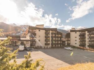 Séjour montagne à Serre-Chevalier, appartement 4 pers. avec balcon, proche commerces. - FR-1-330E-69
