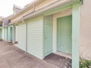 Chalet Duplex 4 Pers. avec Parking, Proche Télécabine et Commerces, Ski à 1700m - FR-1-401-39