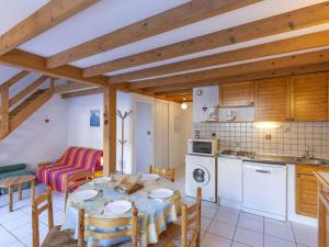 Maisons de vacances Maison Cauterets, 4 pieces, 6 personnes - FR-1-401-21 : photos des chambres