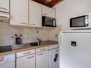 Chalet 2 chambres, 6 pers, terrasse, balcon, parking, wifi, près ski et commerces - FR-1-401-52