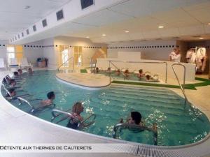 Appartements Chalet 2 chambres, 6 pers, terrasse, balcon, parking, wifi, pres ski et commerces - FR-1-401-52 : Appartement (6 Adultes)