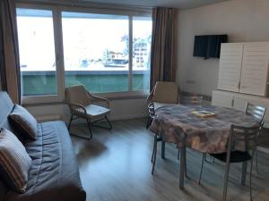 Appartement 6 pers., 1 ch. avec balcon. 100m des pistes! - FR-1-404-122