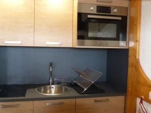 Appartement 2 pièces pour 5, près des pistes à Arc 1800, parking optionnel - FR-1-411-205