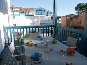 Appartements Appartement lumineux 3 chambres a 400m des plages avec parking et WIFI - FR-1-413-113 : photos des chambres