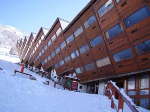 Grand studio rénové pour 3 pers. à Arc 1600, ski aux pieds, proche commerces, animaux admis - FR-1-411-413