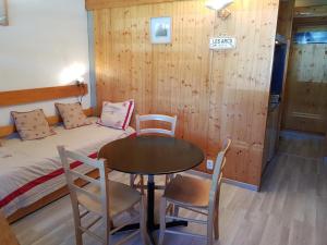 Studio 23m² Arc 1600, ski aux pieds, 2 pers, WiFi - FR-1-411-446