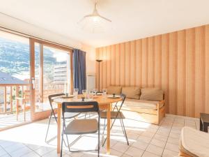 Appartement fonctionnel 2 pièces avec parking, centre Briançon - FR-1-330C-60