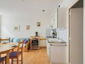 Appartement 2 pièces, centre de Cauterets, proche télécabine, local ski, bien équipé - FR-1-401-110