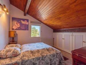 Duplex de caractère 4 chambres avec balcon, près du centre et des commerces, parking inclus - FR-1-4-526