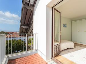 Appartements Duplex de caractere 4 chambres avec balcon, pres du centre et des commerces, parking inclus - FR-1-4-526 : photos des chambres