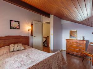 Appartements Duplex de caractere 4 chambres avec balcon, pres du centre et des commerces, parking inclus - FR-1-4-526 : photos des chambres