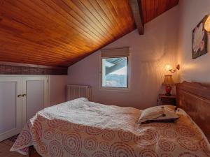 Appartements Duplex de caractere 4 chambres avec balcon, pres du centre et des commerces, parking inclus - FR-1-4-526 : photos des chambres