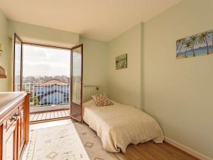 Appartements Duplex de caractere 4 chambres avec balcon, pres du centre et des commerces, parking inclus - FR-1-4-526 : photos des chambres