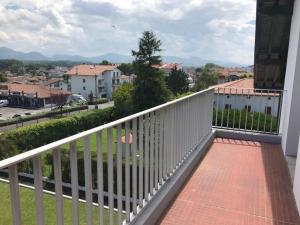 Appartements Duplex de caractere 4 chambres avec balcon, pres du centre et des commerces, parking inclus - FR-1-4-526 : photos des chambres