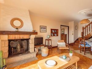 Appartements Duplex de caractere 4 chambres avec balcon, pres du centre et des commerces, parking inclus - FR-1-4-526 : photos des chambres