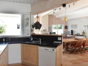 Maisons de vacances Maison Les Portes-en-Re, 4 pieces, 6 personnes - FR-1-434-10 : photos des chambres