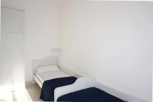 Flat with a private garden next to the sea