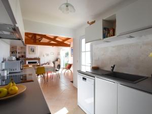 Maisons de vacances Maison Ars-en-Re, 4 pieces, 6 personnes - FR-1-434-8 : photos des chambres