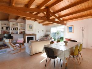 Maisons de vacances Maison Ars-en-Re, 4 pieces, 6 personnes - FR-1-434-8 : photos des chambres