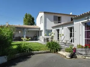 Charmante Maison avec Jardin, à Proximité du Centre des Portes-en-Ré, 3 Chambres, WIFI - FR-1-434-59 - Les Portes
