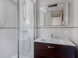 Maisons de vacances Chalet Mitoyen a Cauterets, 3 Chambres, Terrasse, Proche Ski et Centre, Parking Inclus - FR-1-401-133 : photos des chambres