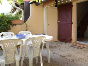 Maisons de vacances Maison Saint-Cyprien, 3 pieces, 8 personnes - FR-1-225D-616 : photos des chambres