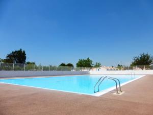 Maisons de vacances Maison Bretignolles-sur-Mer, 2 pieces, 4 personnes - FR-1-224A-1 : photos des chambres