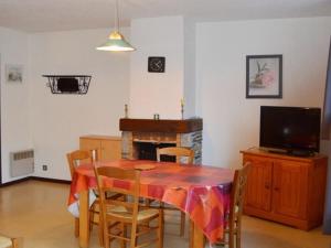 Appartements Appartement Esquieze-Sere, 4 pieces, 7 personnes - FR-1-402-73 : photos des chambres
