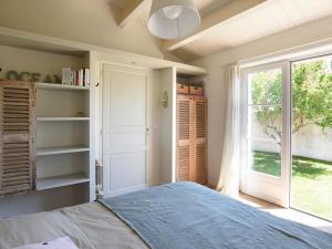 Maisons de vacances Maison Les Portes-en-Re, 6 pieces, 10 personnes - FR-1-434-37 : photos des chambres