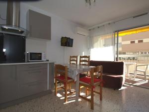 Appartement T1 avec balcon, climatisation et parking près du Parc Charles de Gaulle à Balaruc-les-Bains - FR-1-553-101