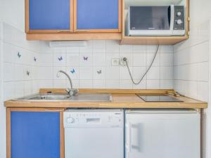 Appartement avec Terrasse et Piscine à 2 pas de la Plage - FR-1-4-567