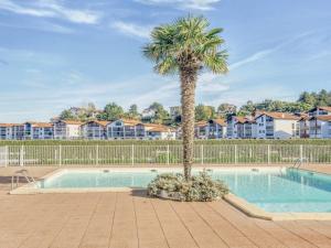 Appartement avec Terrasse et Piscine à 2 pas de la Plage - FR-1-4-567