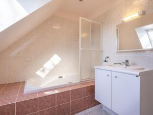 Maison spacieuse à Carnac - 8 pers, jardin clos, proche plage, Wifi, garage, petit animal accepté - FR-1-477-50