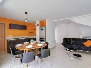 Triplex 7p avec Terrasse, Parking et Casier à Skis - Centre de Cauterets, à 250m des Pistes - FR-1-401-173