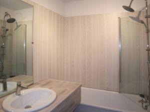 Charmant 2 pièces rénové, 6 pers, balcon, accès direct pistes, au cœur des Orres - FR-1-322-384