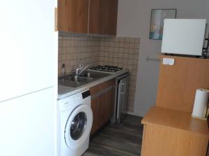 Grand T2 avec Piscine, Terrasse et Accès Direct à la Plage, 4 Personnes - Port Barcarès - FR-1-81-505