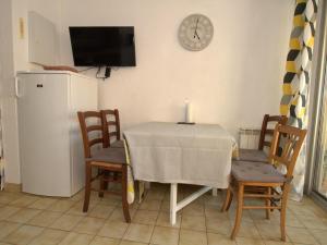 Appartements Appartement Balaruc-les-Bains, 2 pieces, 4 personnes - FR-1-553-62 : photos des chambres