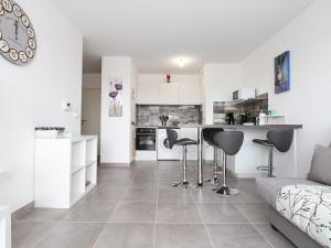 Confort T2 avec Parking et Balcon à Balaruc-les-Bains - FR-1-553-105