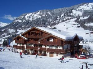 Appartement chaleureux au pied des pistes avec parking, pour 4-6 personnes - FR-1-505-61