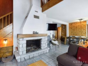 Superbe Duplex Savoyard pour 13 pers. avec Cheminée et Balcons, à 300m des Pistes - FR-1-398-616
