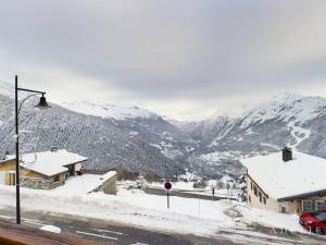Superbe Duplex Savoyard pour 13 pers. avec Cheminée et Balcons, à 300m des Pistes - FR-1-398-616