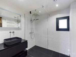 Appartements Superbe Duplex Savoyard pour 13 pers. avec Cheminee et Balcons, a 300m des Pistes - FR-1-398-616 : photos des chambres