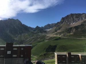 Studio cosy avec piscine couverte, fitness, près des pistes - 2 adultes et 1 enfant (-10 ans) - FR-1-404-261