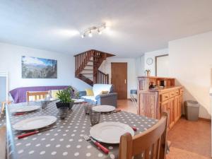 Appartements Appartement Triplex a Saint-Lary, 4 chambres, 9 pers, balcon, parking, WiFi optionnel - FR-1-296-287 : photos des chambres