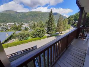 Saint-Lary-Soulan : T2 4 pers, vue ouest, balcon, ascenseur, proche Pla dAdet - FR-1-457-160