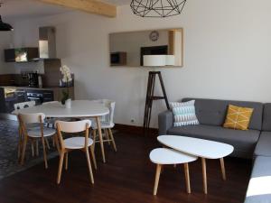 Maisons de vacances Gite Virecourt, 4 pieces, 5 personnes - FR-1-584-46 : photos des chambres