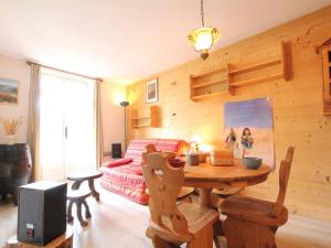 Appartements Grand studio 4 pers avec balcon au coeur de Briancon - FR-1-330C-3 : photos des chambres