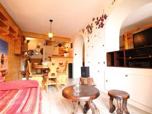 Appartements Grand studio 4 pers avec balcon au coeur de Briancon - FR-1-330C-3 : photos des chambres