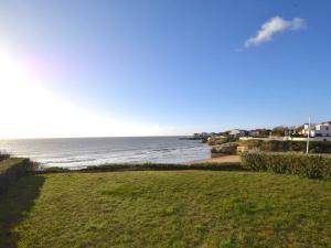 Appartement spacieux 95m2 au pied de la plage avec jardin et parking - FR-1-494-70